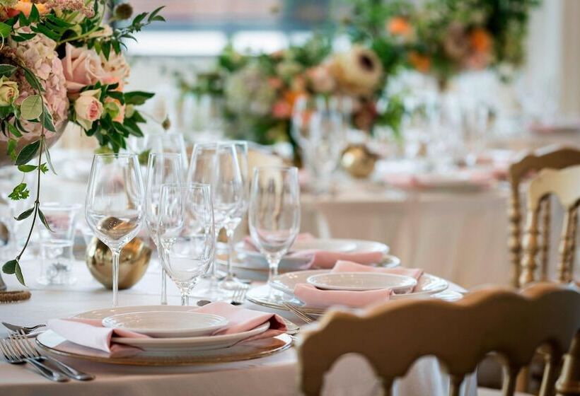 Perry Lane Hotel, A Luxury Collection Hotel, Savannah