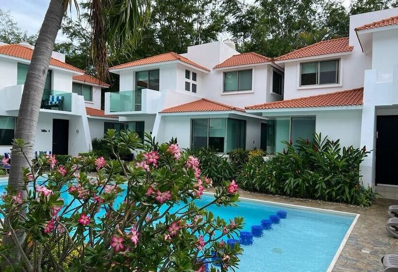 هتل Villas Maria Isabel