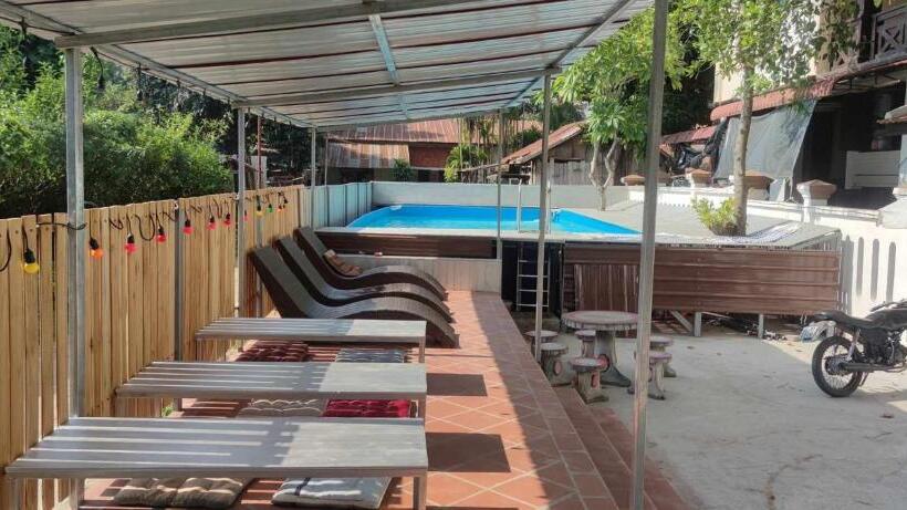 Vongprachan Backpackers Hostel