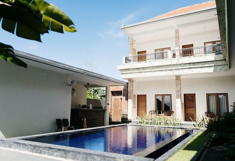 هاستل Kayuma House Canggu