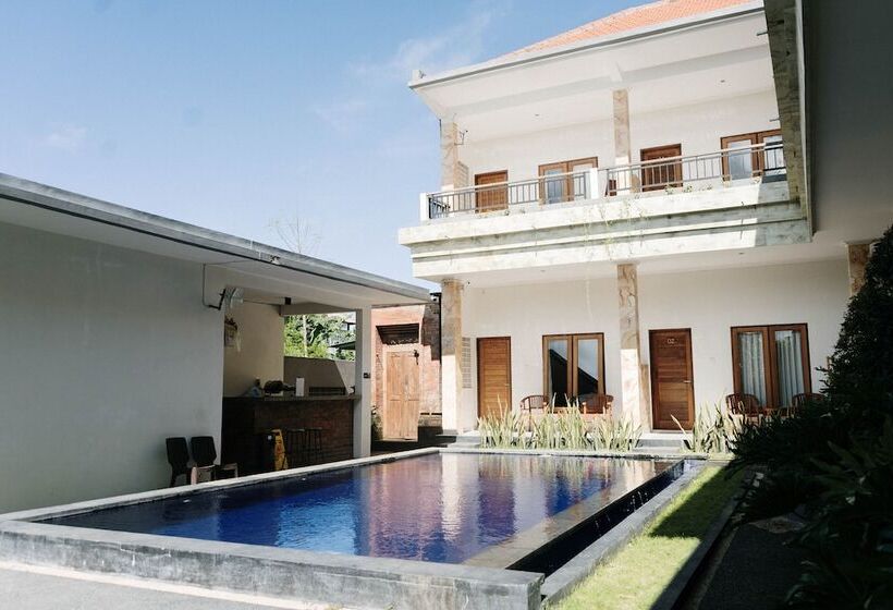 هاستل Kayuma House Canggu