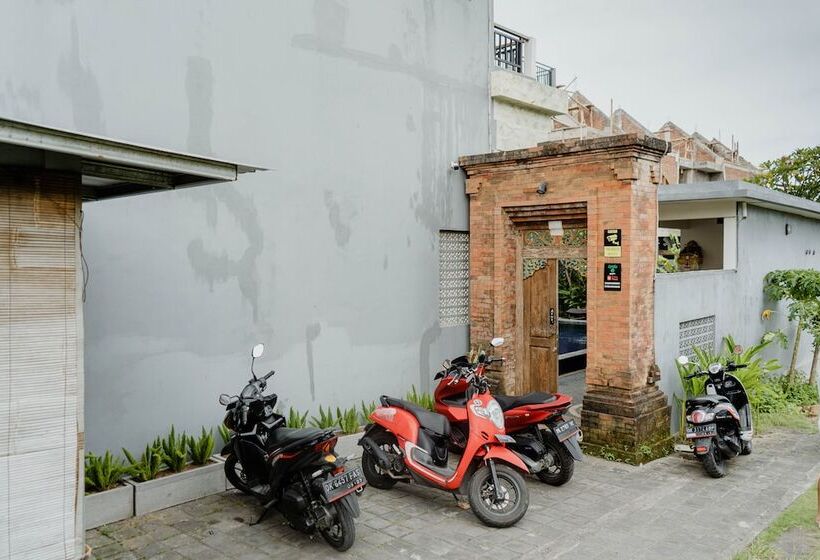 هاستل Kayuma House Canggu