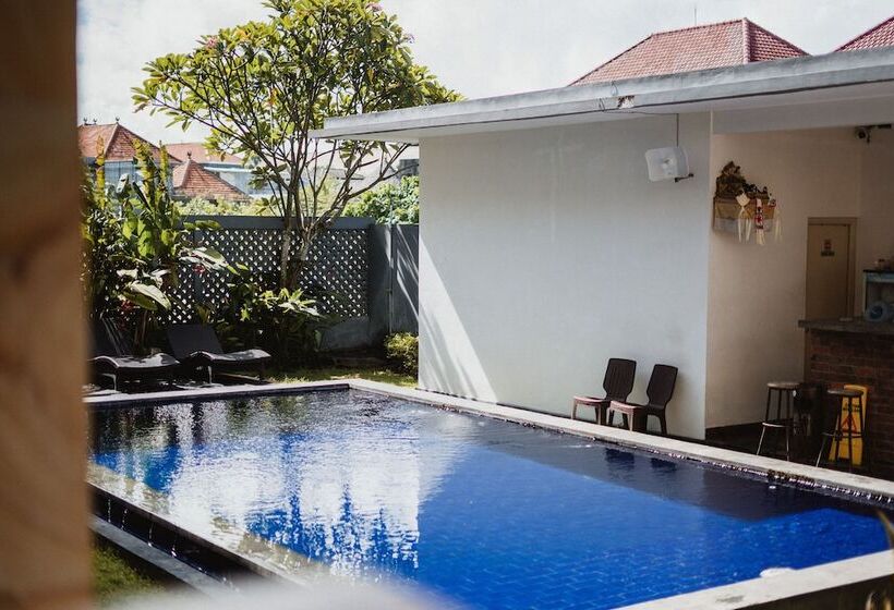 هاستل Kayuma House Canggu