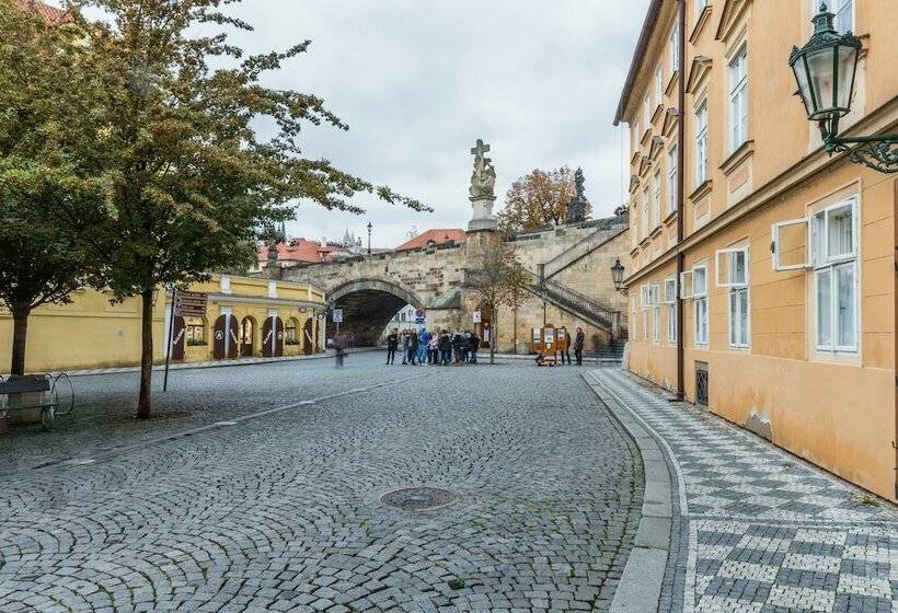 Charles Bridge Hostel & Apartments