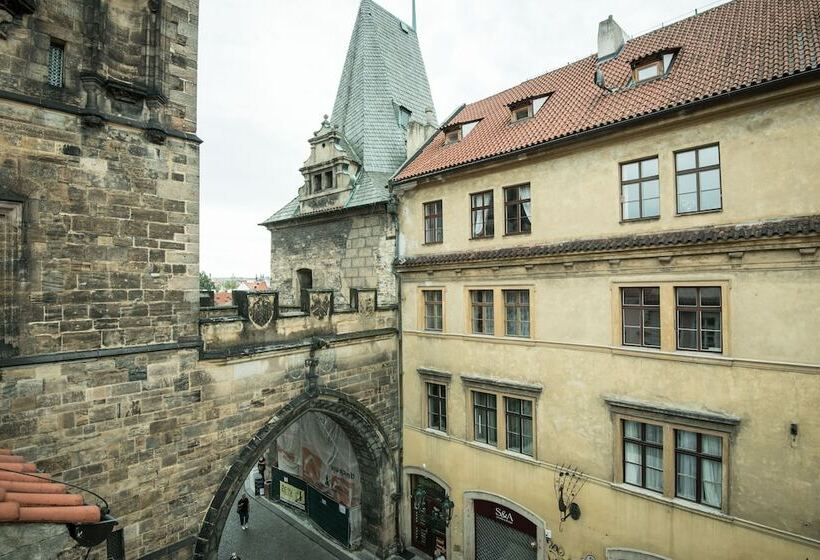 Charles Bridge Hostel & Apartments