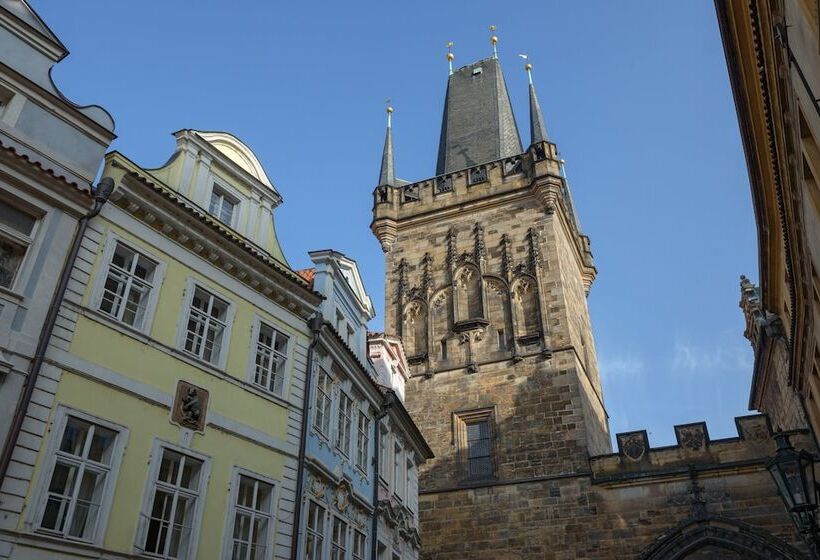 Charles Bridge Hostel & Apartments