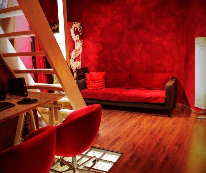 Charles Bridge Hostel & Apartments