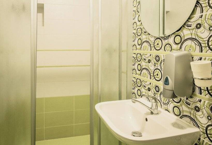 Charles Bridge Hostel & Apartments