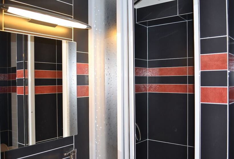 Charles Bridge Hostel & Apartments