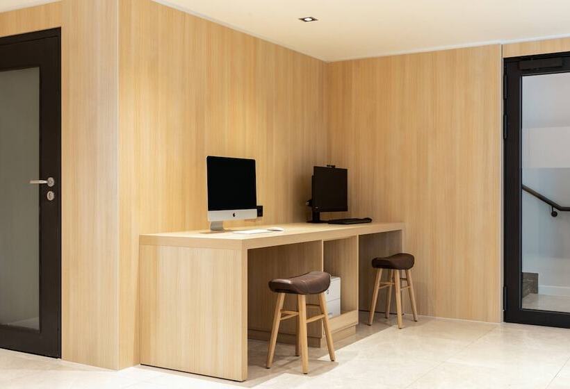 Ac Hotel By Marriott Berlin Humboldthain Park