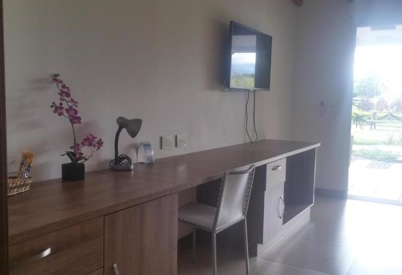 هتل Campestre Los Lagos