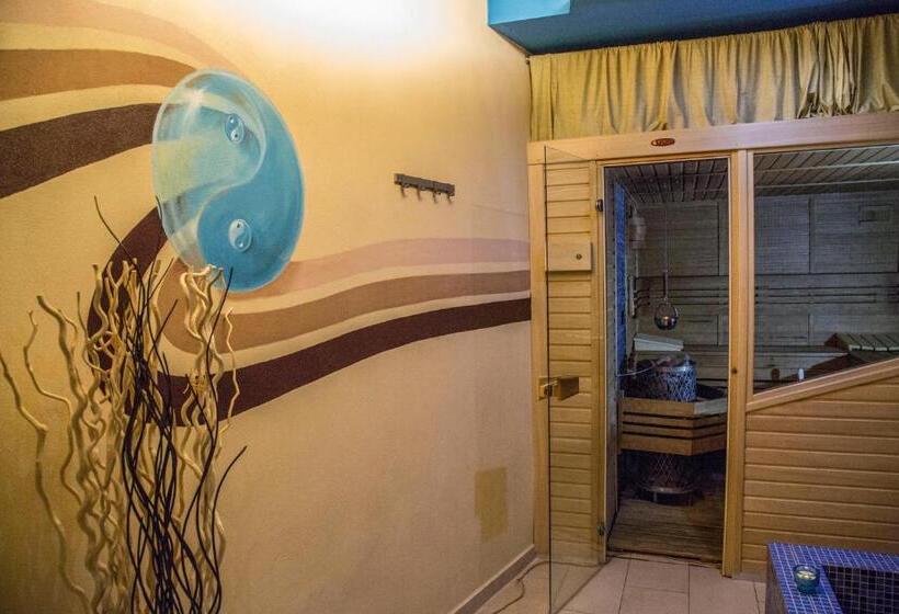 هتل Centrum Harrachov