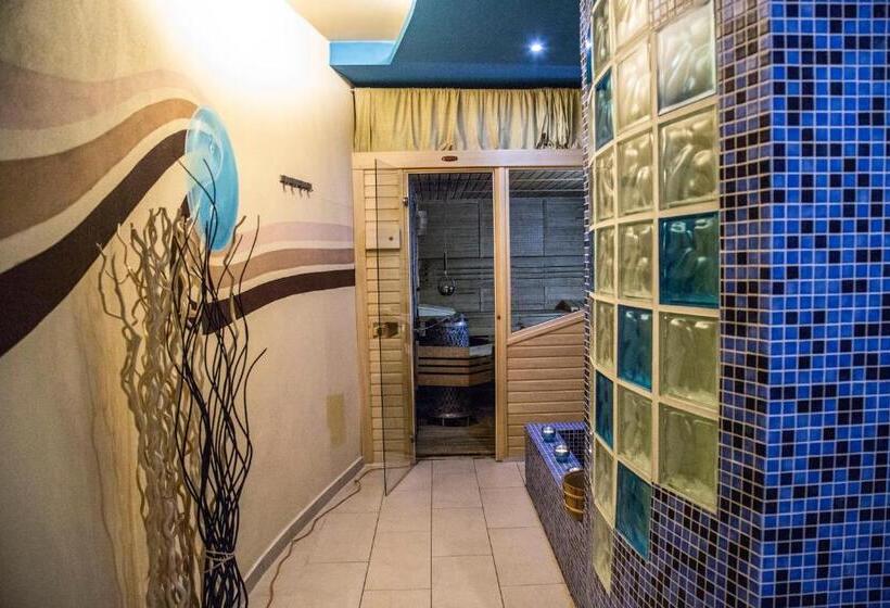 هتل Centrum Harrachov