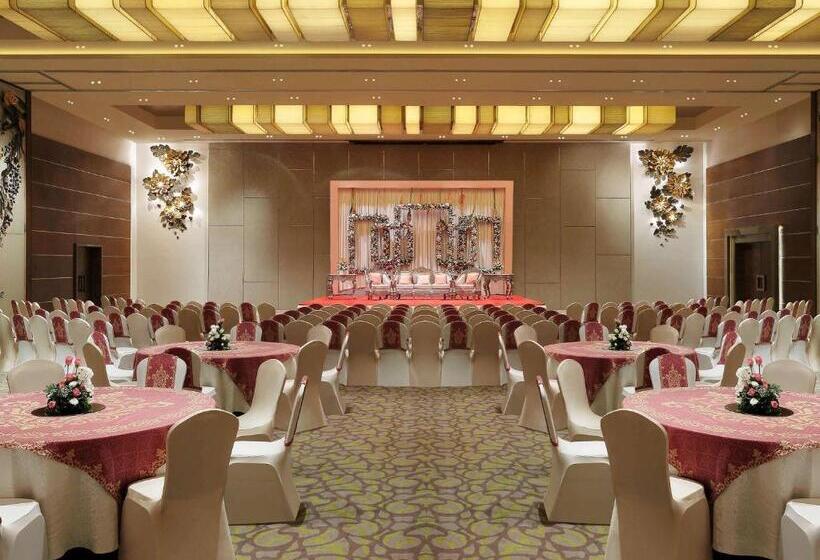 هتل Grand Mercure Vadodara Surya Palace