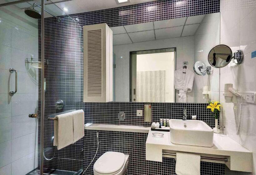 هتل Grand Mercure Vadodara Surya Palace