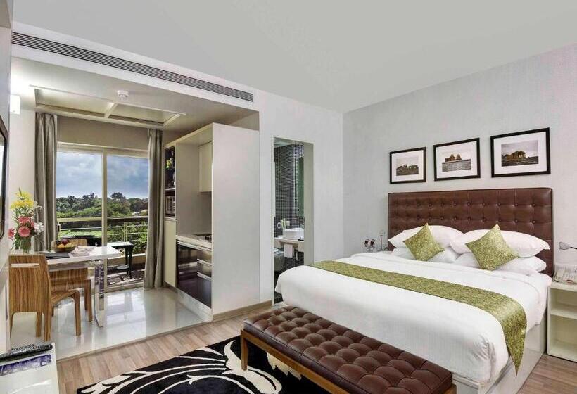هتل Grand Mercure Vadodara Surya Palace