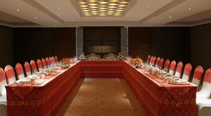 هتل Grand Mercure Vadodara Surya Palace