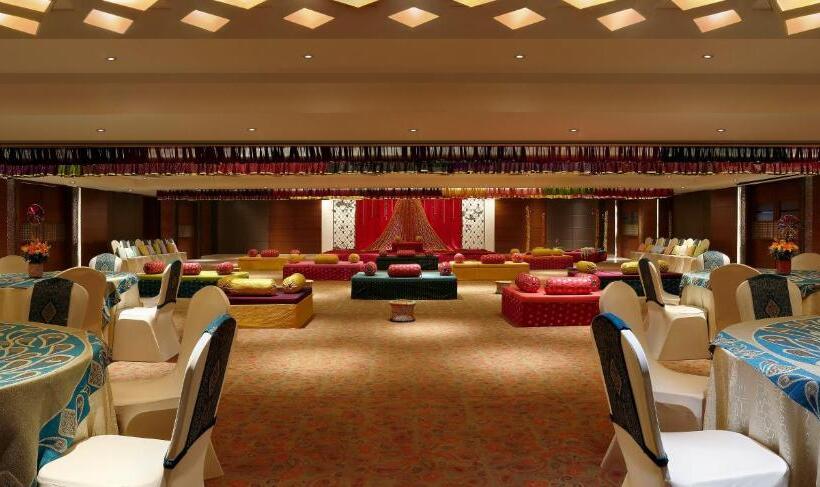 هتل Grand Mercure Vadodara Surya Palace