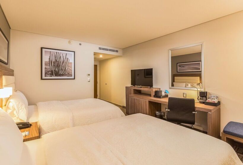 هتل Hampton Inn By Hilton Tijuana