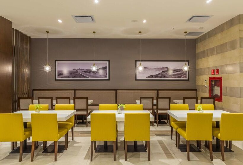 هتل Hampton Inn By Hilton Tijuana