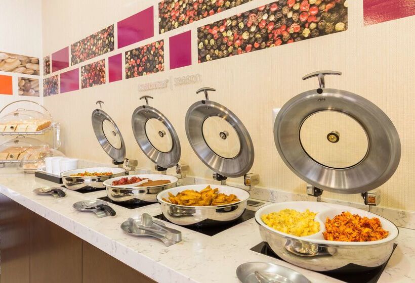هتل Hampton Inn By Hilton Tijuana