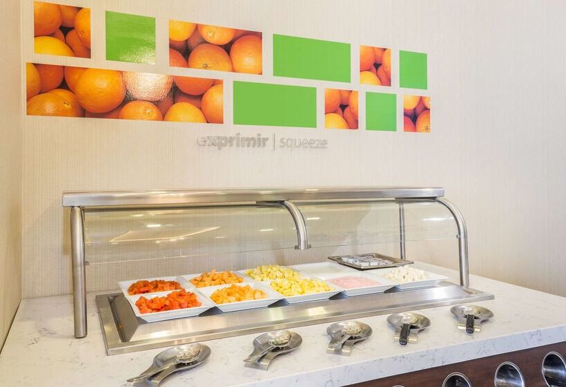 هتل Hampton Inn By Hilton Tijuana