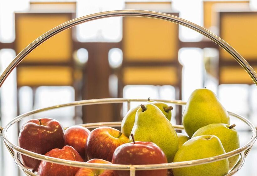 هتل Hampton Inn By Hilton Tijuana