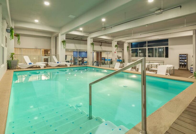 هتل Hampton Inn By Hilton Tijuana