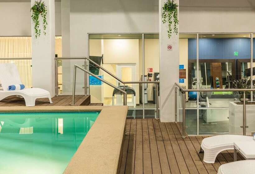هتل Hampton Inn By Hilton Tijuana