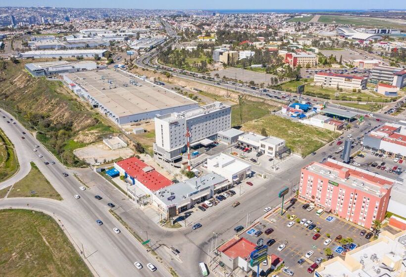 هتل Hampton Inn By Hilton Tijuana