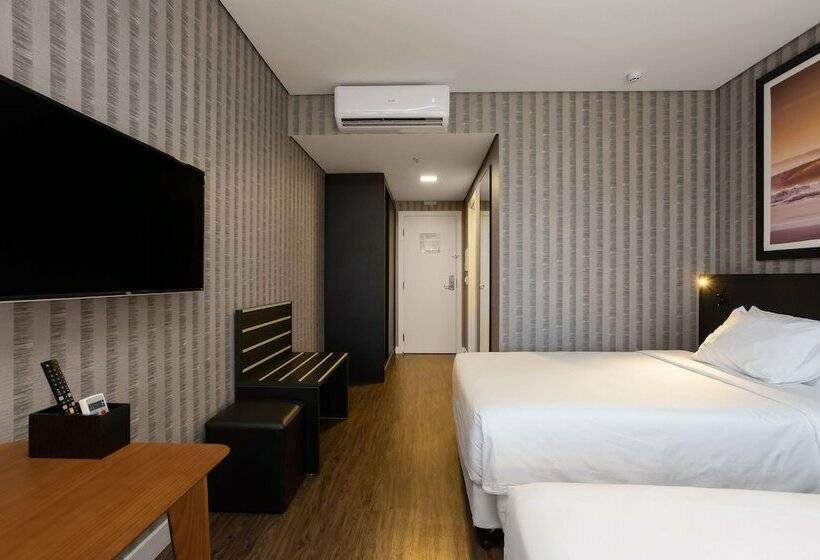 فندق Hilton Garden Inn Itajai Praia Brava
