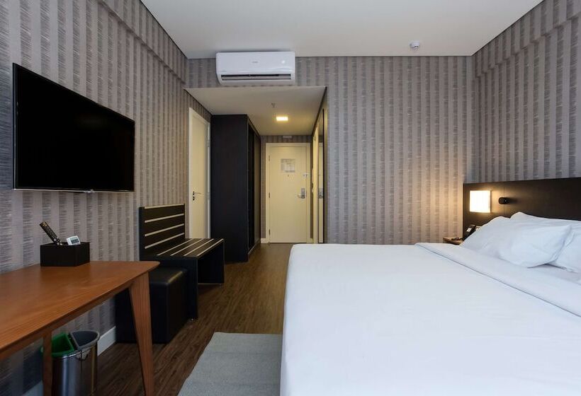 فندق Hilton Garden Inn Itajai Praia Brava