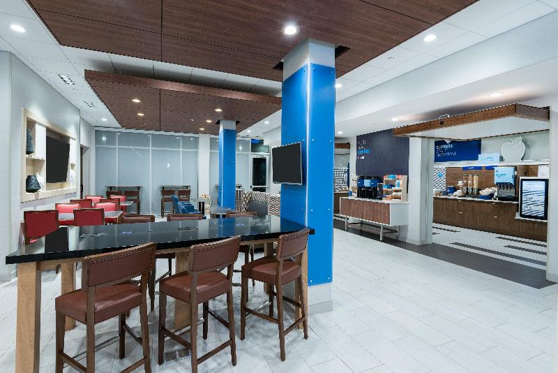 هتل Holiday Inn Express & Suites Bryan   College Station, An Ihg