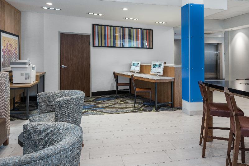 هتل Holiday Inn Express & Suites Bryan   College Station, An Ihg