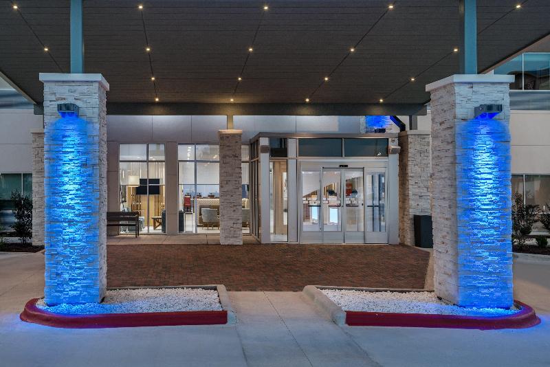 هتل Holiday Inn Express & Suites Bryan   College Station, An Ihg