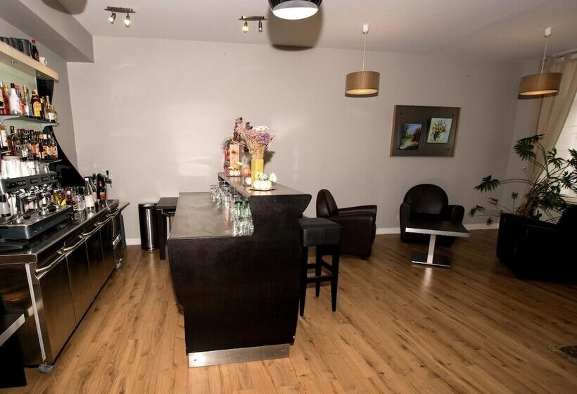 فندق Hôtel Le Plat D Etain