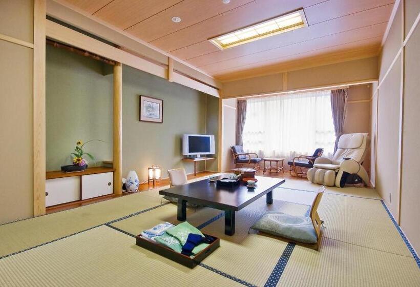 هتل Kazurabashi