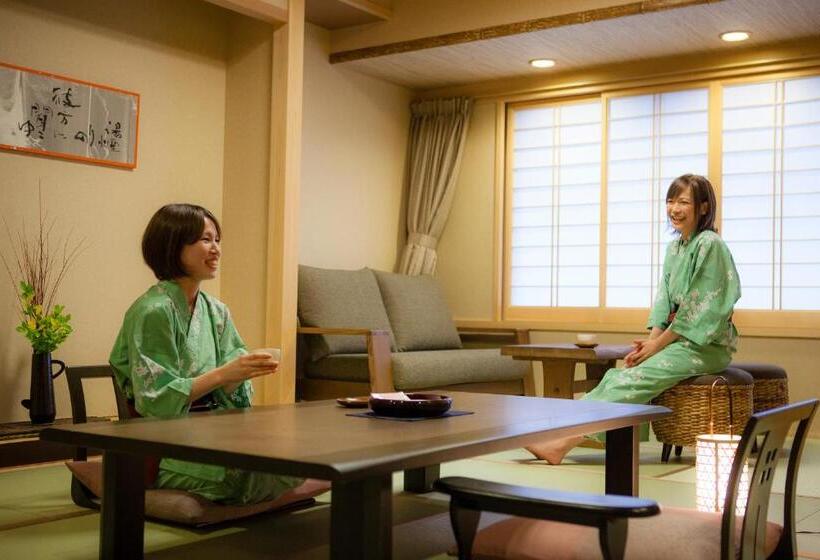 هتل Kazurabashi