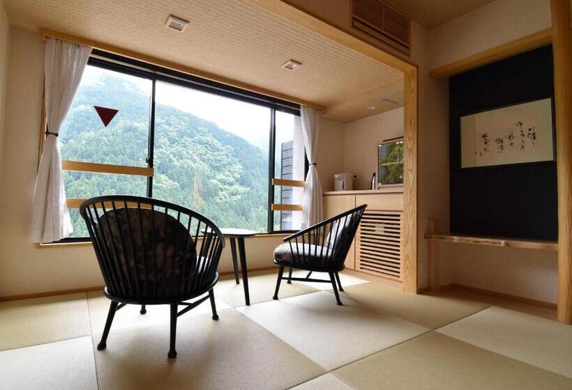 هتل Kazurabashi