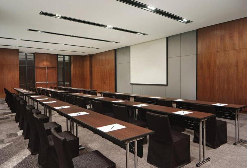هتل Le Meridien Petaling Jaya