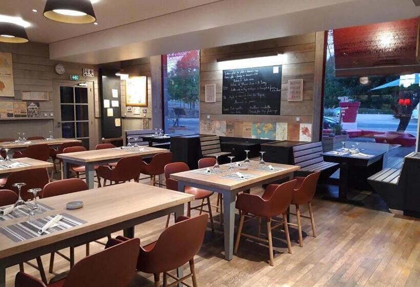 酒店 Logis Hôtels Auberge Du Château