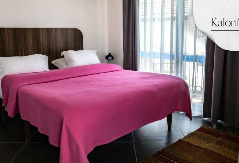 Maya Bistro Hotel & Beach