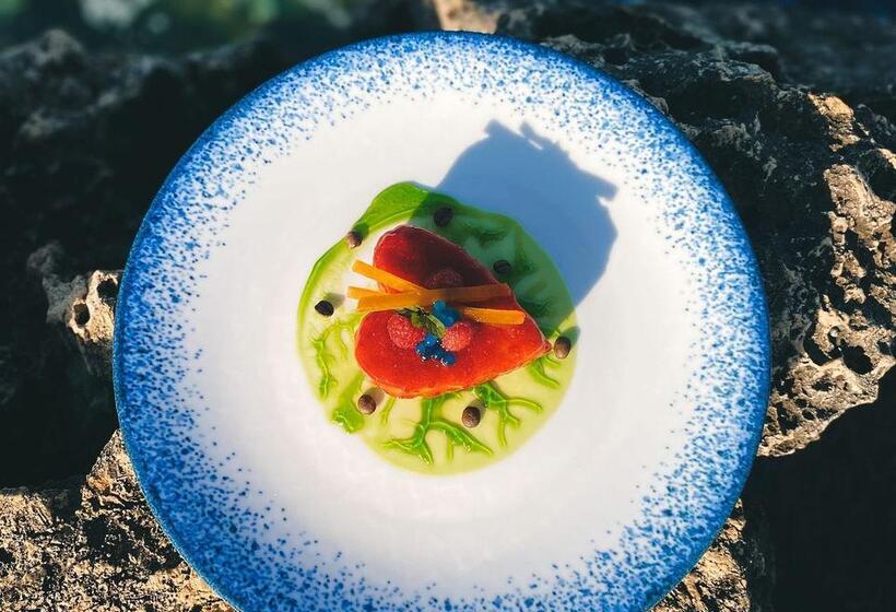 Maya Bistro Hotel & Beach