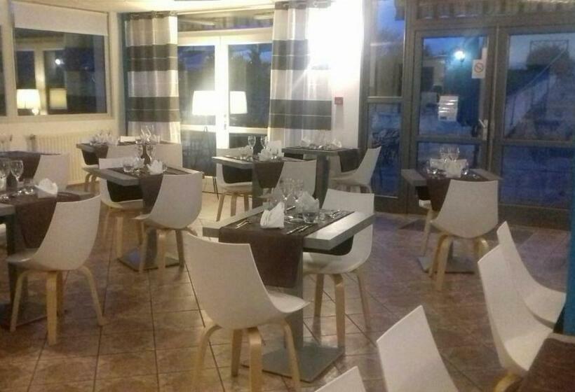 هتل Logis  Restaurant La Haie Des Vignes Seminaires Et Evenementiel