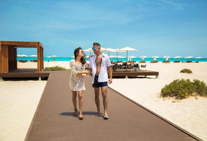 هتل Saadiyat Rotana Resort And Villas