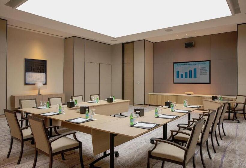 هتل Saadiyat Rotana Resort And Villas