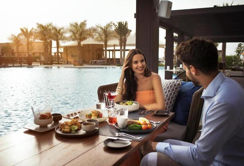 هتل Saadiyat Rotana Resort And Villas