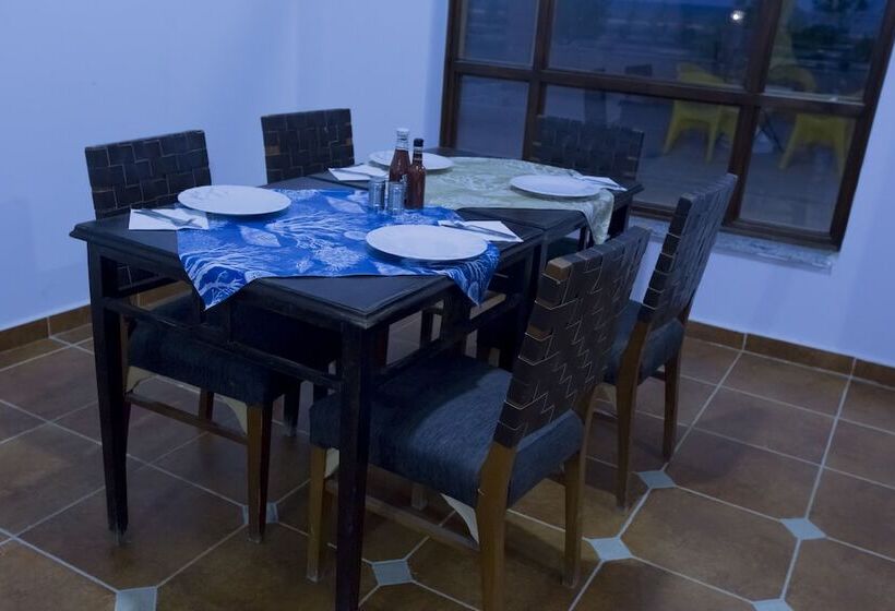 هتل Star House
