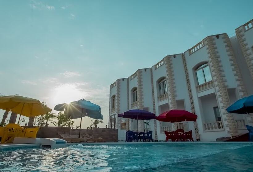 هتل Star House