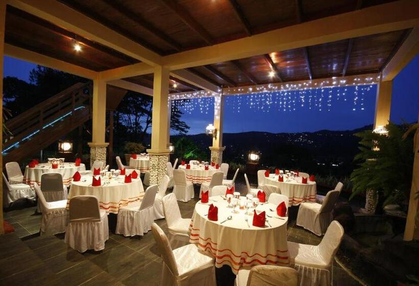 منتجع Citra Cikopo Hotel & Family Cottages